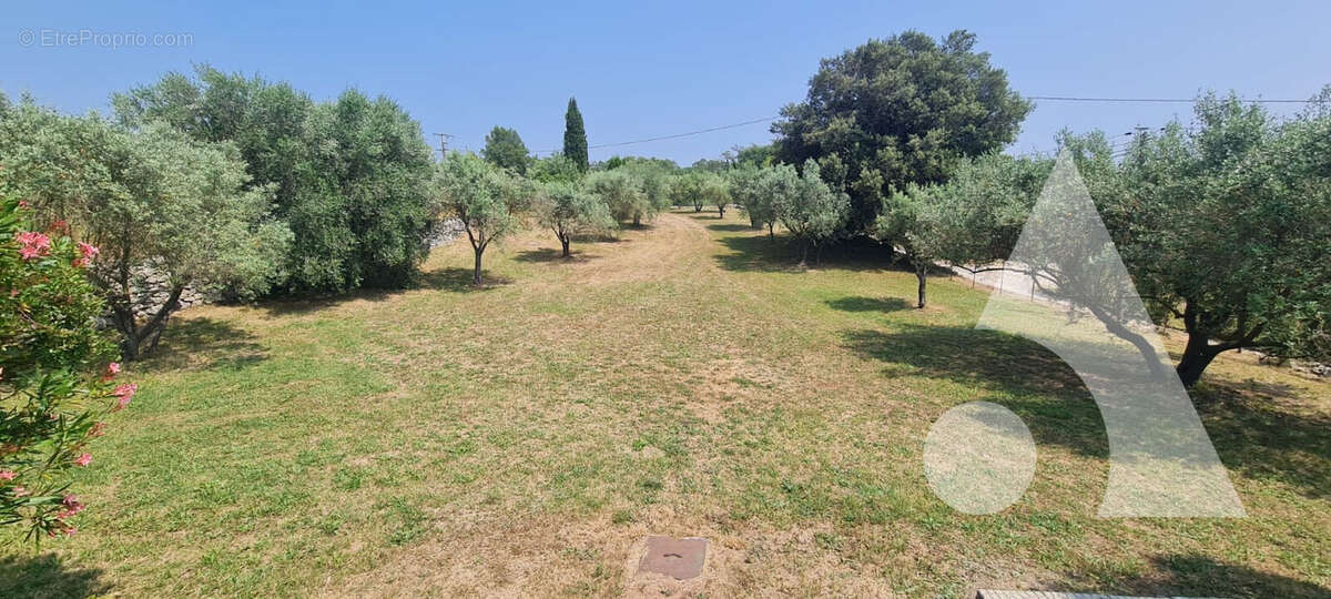 Maison à BAGNOLS-EN-FORET