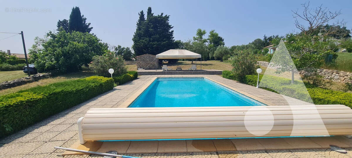 Maison à BAGNOLS-EN-FORET