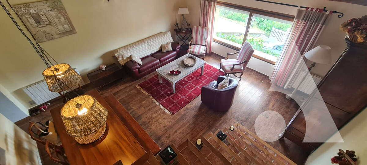 Maison à BAGNOLS-EN-FORET