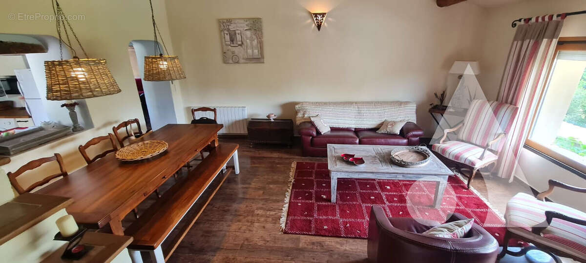 Maison à BAGNOLS-EN-FORET