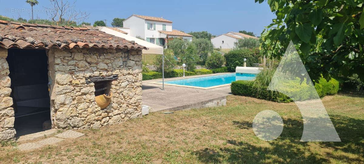 Maison à BAGNOLS-EN-FORET