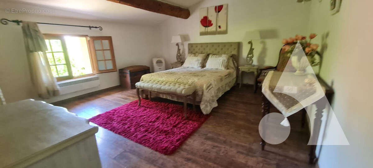 Maison à BAGNOLS-EN-FORET