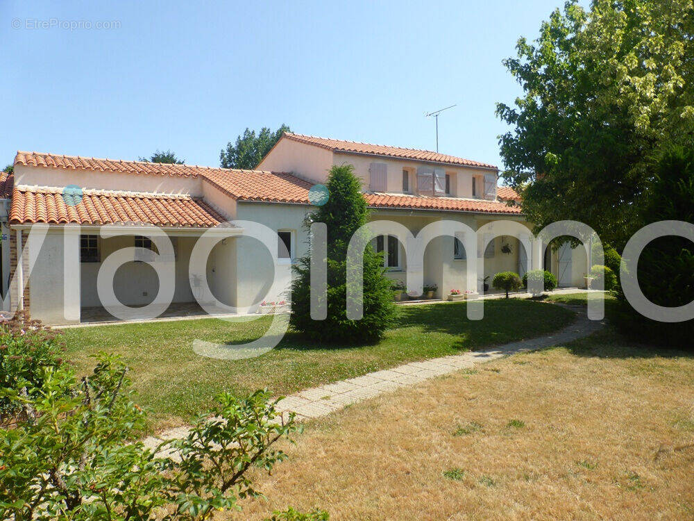 Maison à SAINT-PAUL-EN-PAREDS