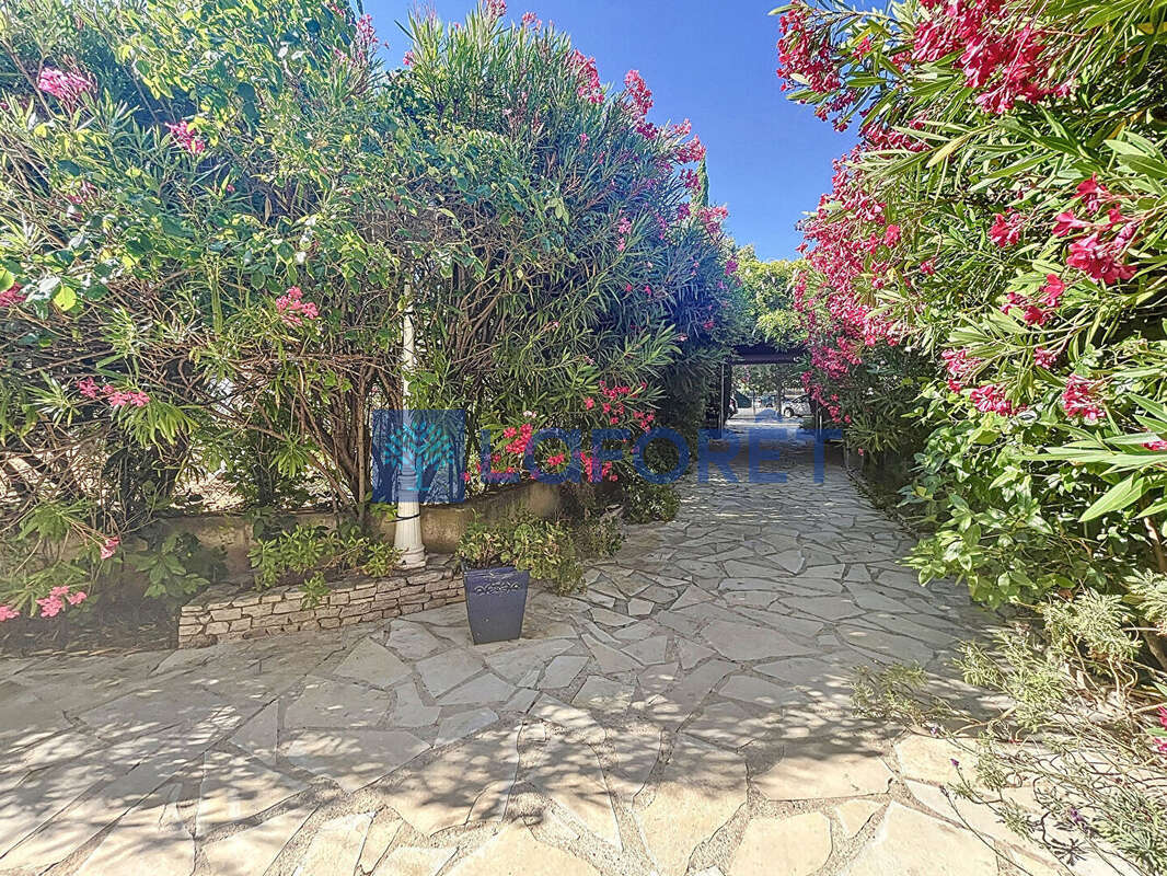 Maison à SIX-FOURS-LES-PLAGES