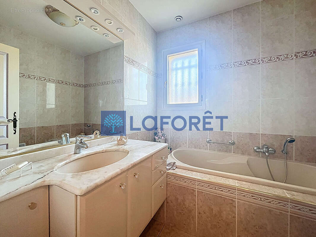 Maison à SIX-FOURS-LES-PLAGES