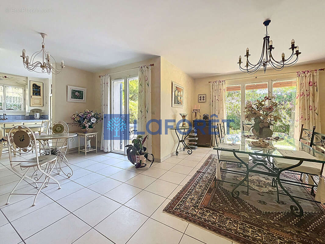 Maison à SIX-FOURS-LES-PLAGES