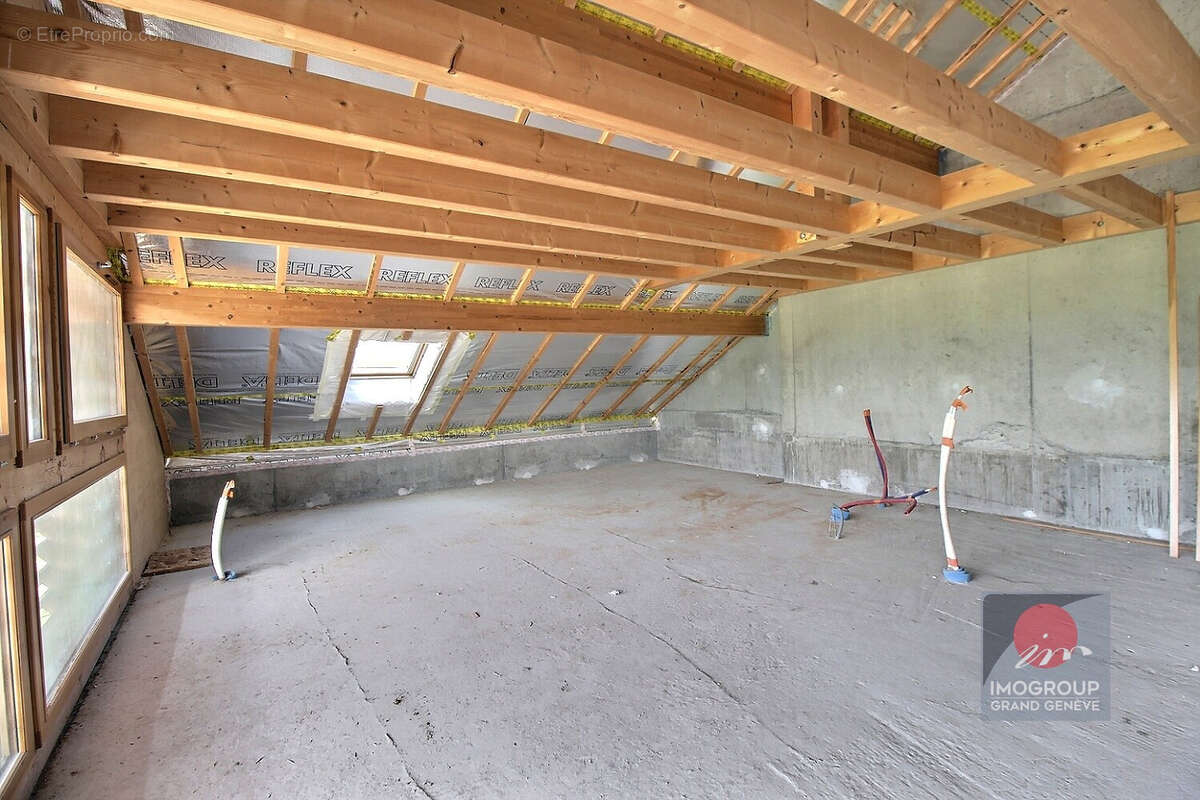 Appartement à REIGNIER