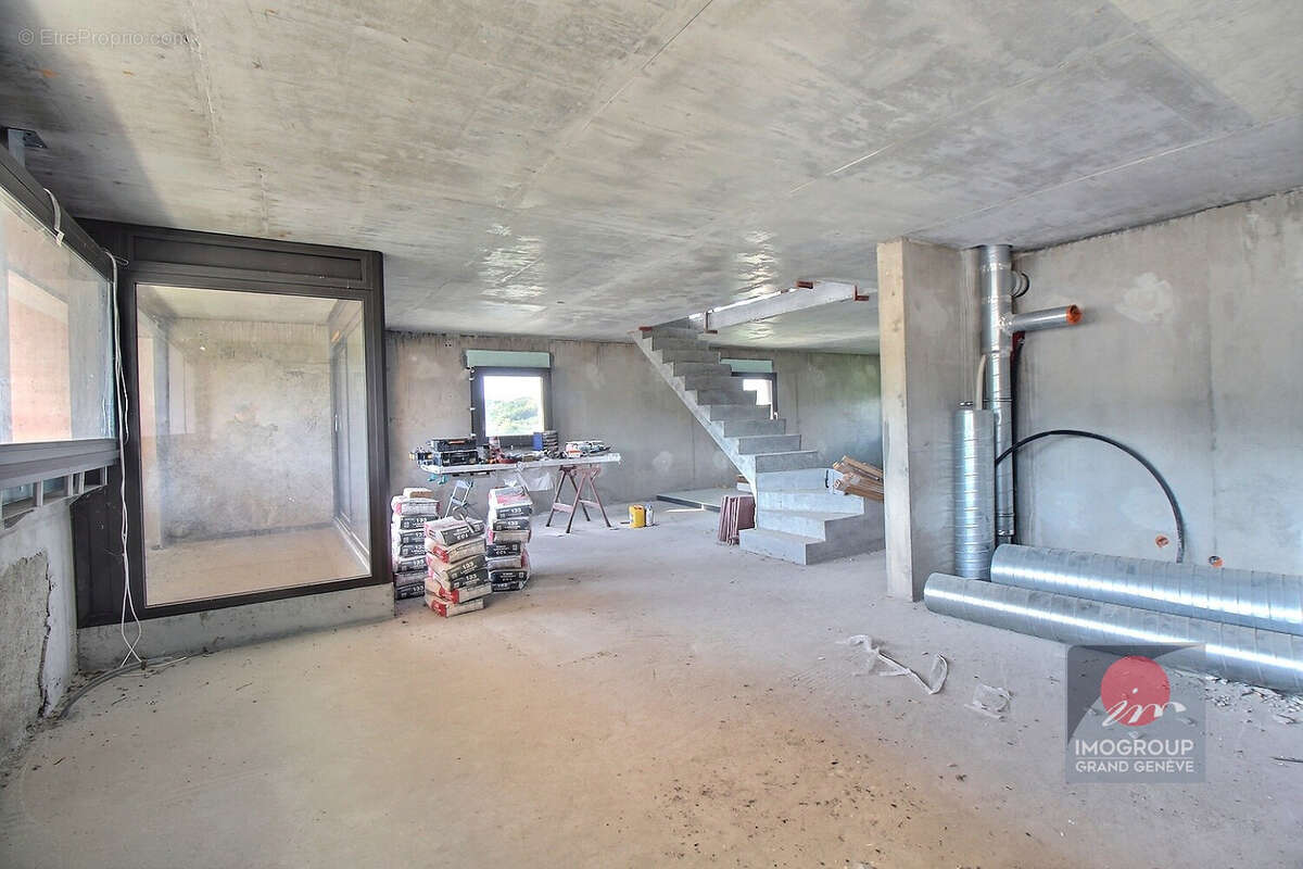 Appartement à REIGNIER