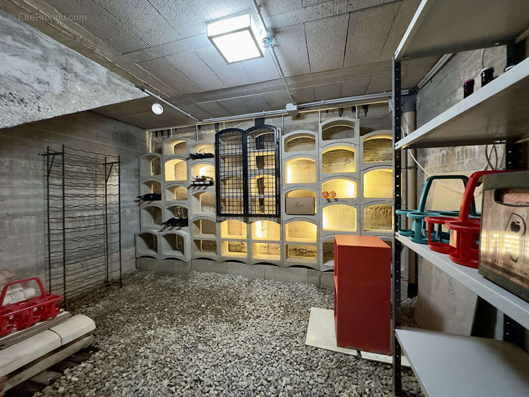 Maison à SAINTE-CECILE-LES-VIGNES