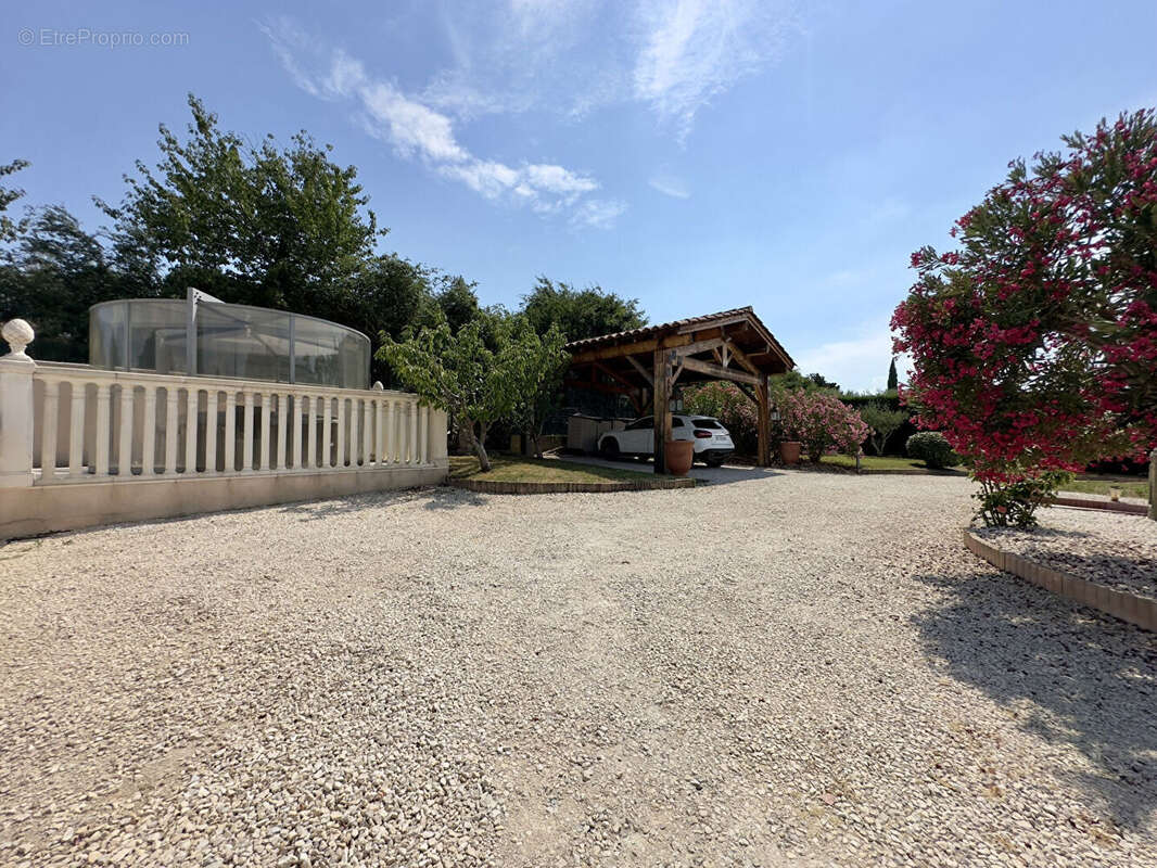 Maison à SAINTE-CECILE-LES-VIGNES