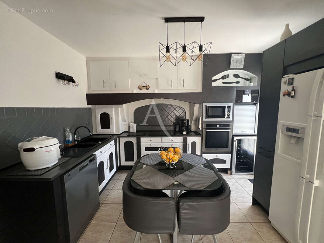 Maison à PORT-DES-BARQUES