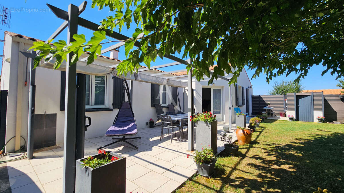 Maison à PORT-DES-BARQUES