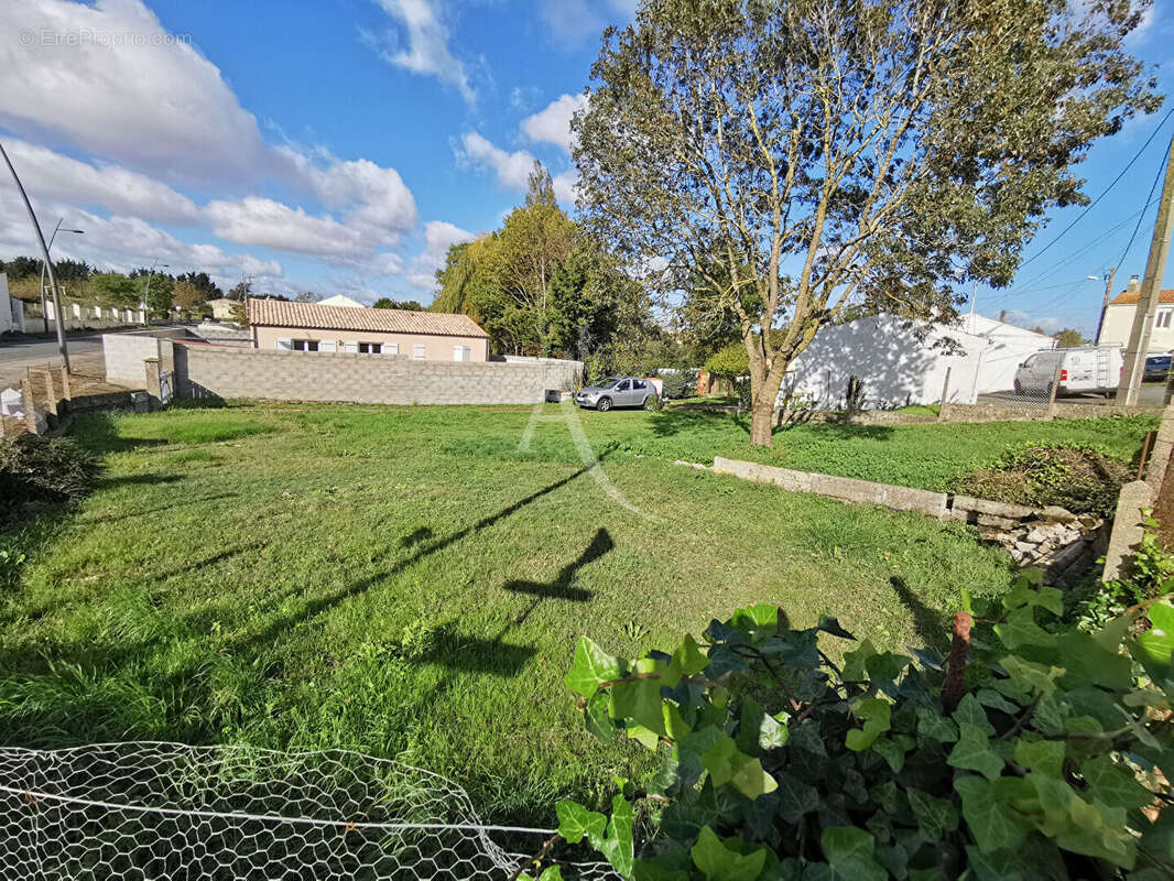 Terrain à SAINT-NAZAIRE-SUR-CHARENTE