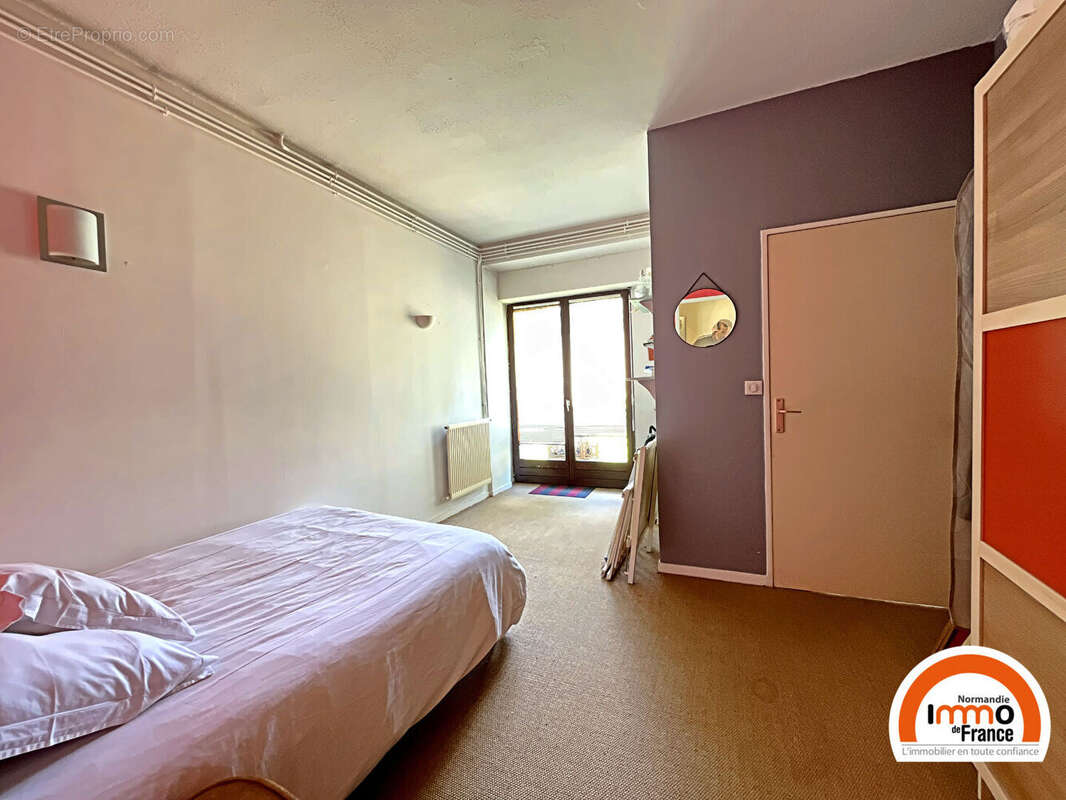 Appartement à SAINT-ETIENNE-DU-ROUVRAY