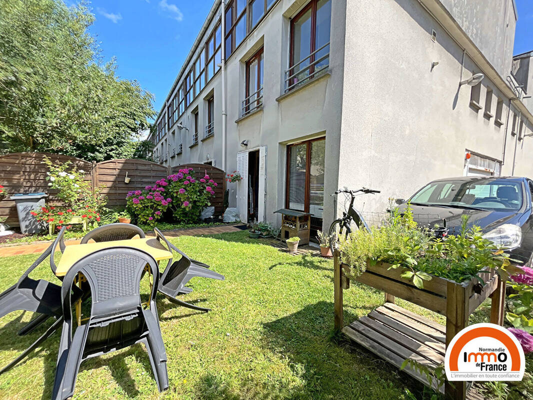 Appartement à SAINT-ETIENNE-DU-ROUVRAY