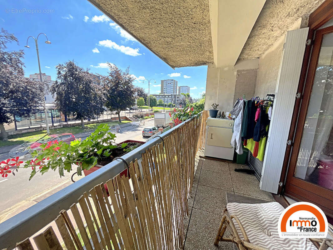 Appartement à SAINT-ETIENNE-DU-ROUVRAY