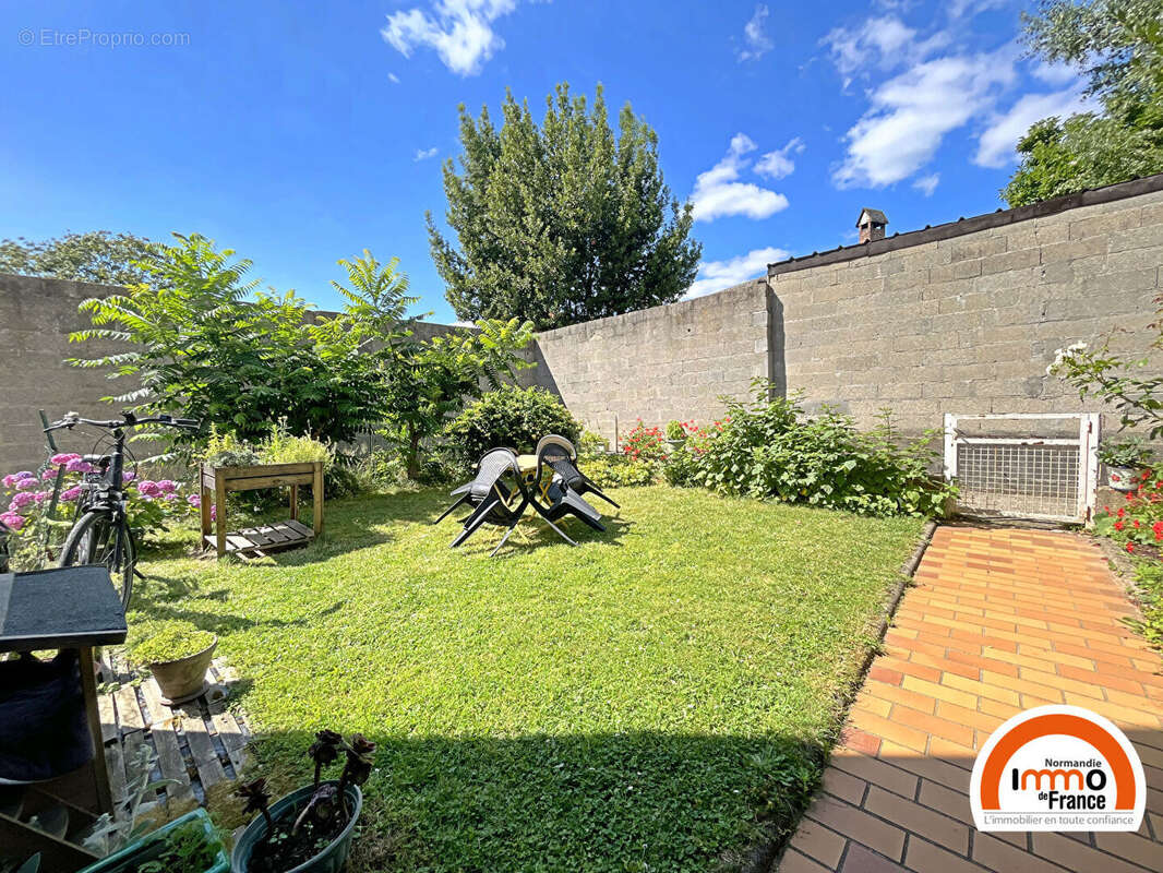 Appartement à SAINT-ETIENNE-DU-ROUVRAY