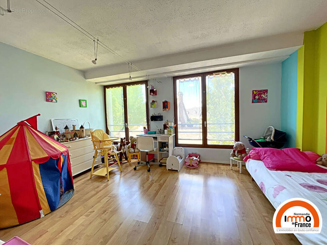 Appartement à SAINT-ETIENNE-DU-ROUVRAY