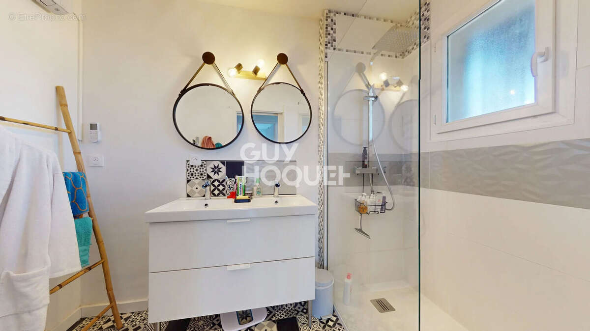 Maison à L&#039;ISLE-SUR-LA-SORGUE