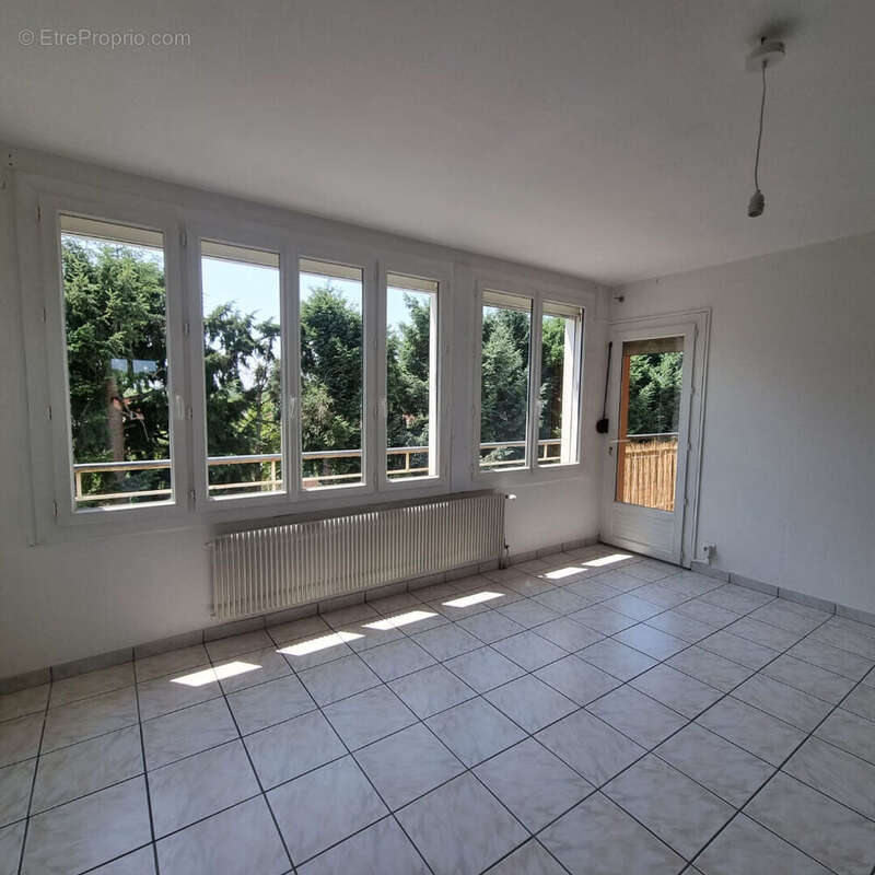 Appartement à PARAY-LE-MONIAL