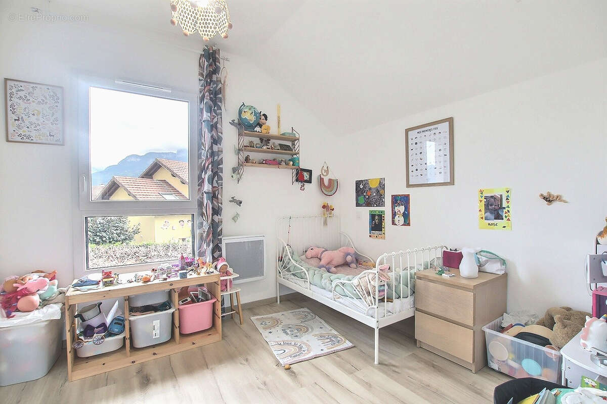 Maison à LA ROCHE-SUR-FORON