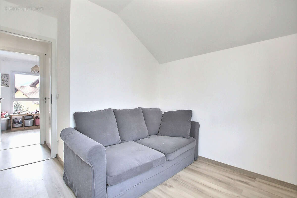 Maison à LA ROCHE-SUR-FORON