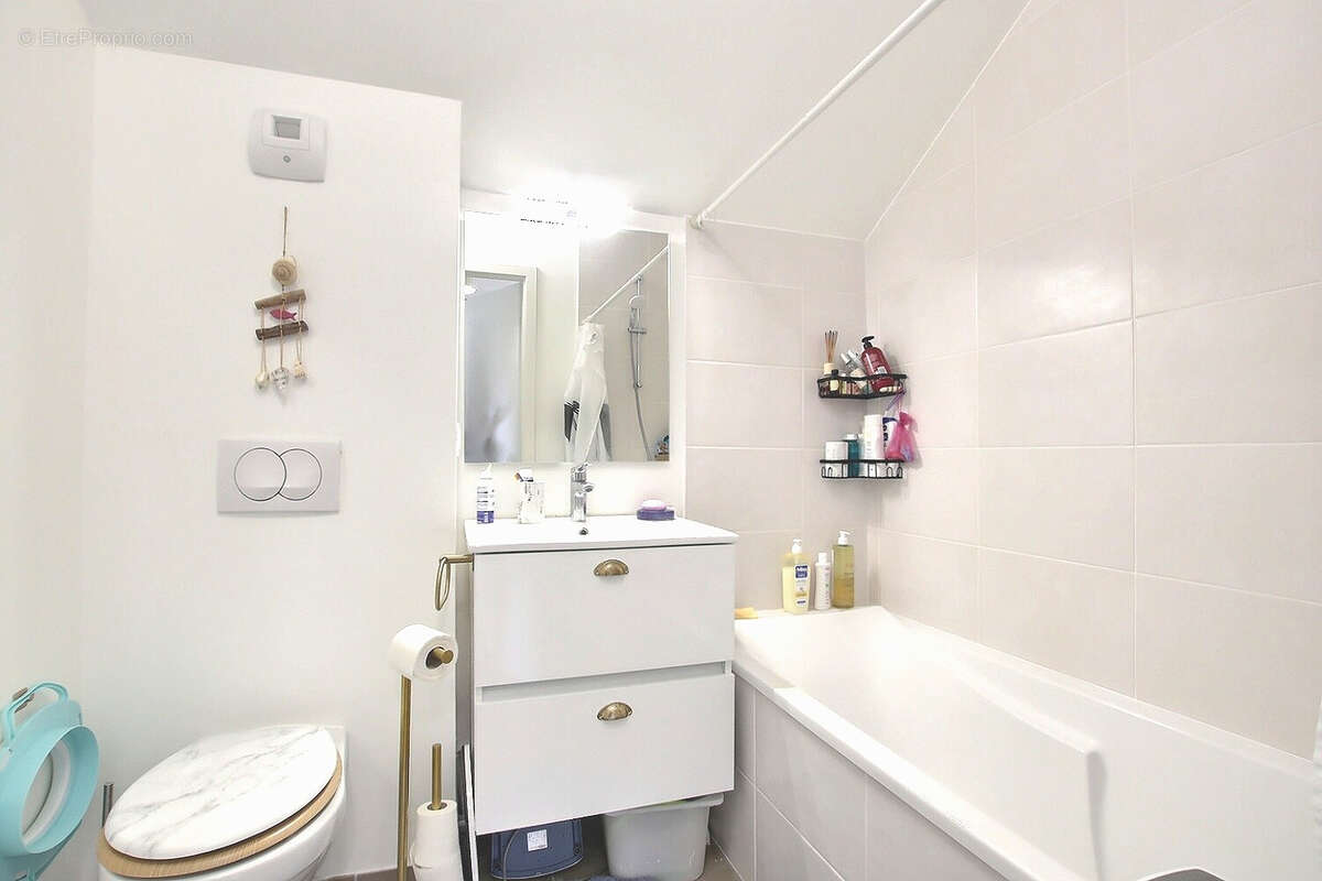 Maison à LA ROCHE-SUR-FORON