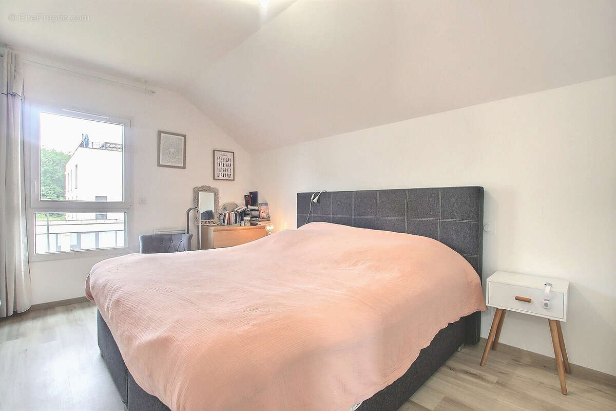 Maison à LA ROCHE-SUR-FORON