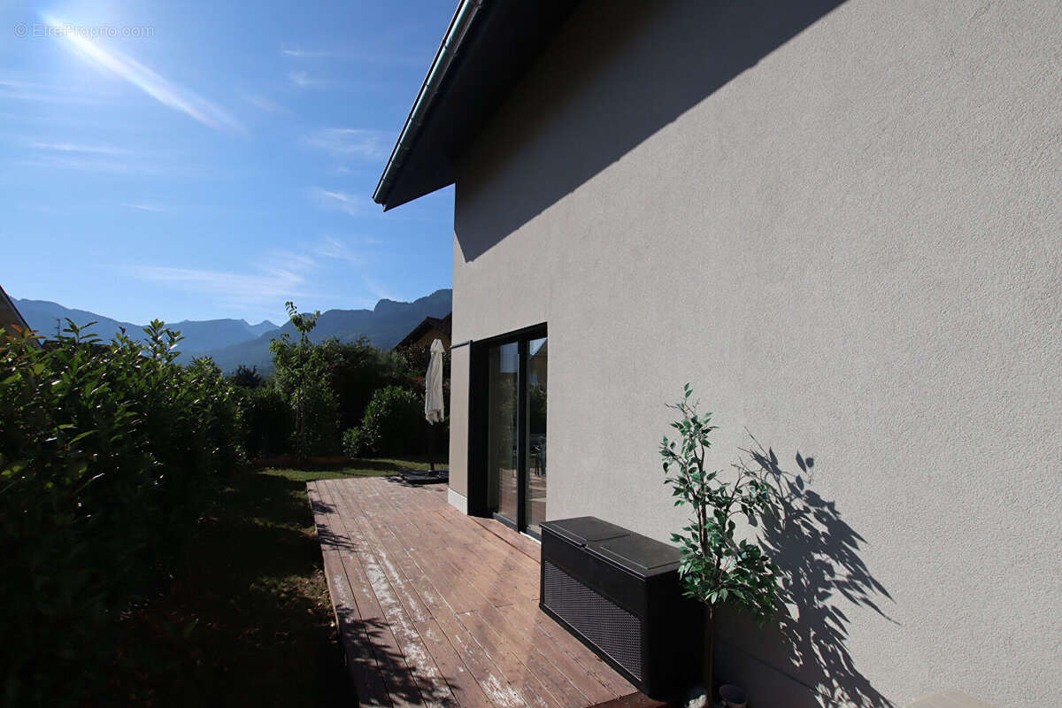 Maison à LA ROCHE-SUR-FORON