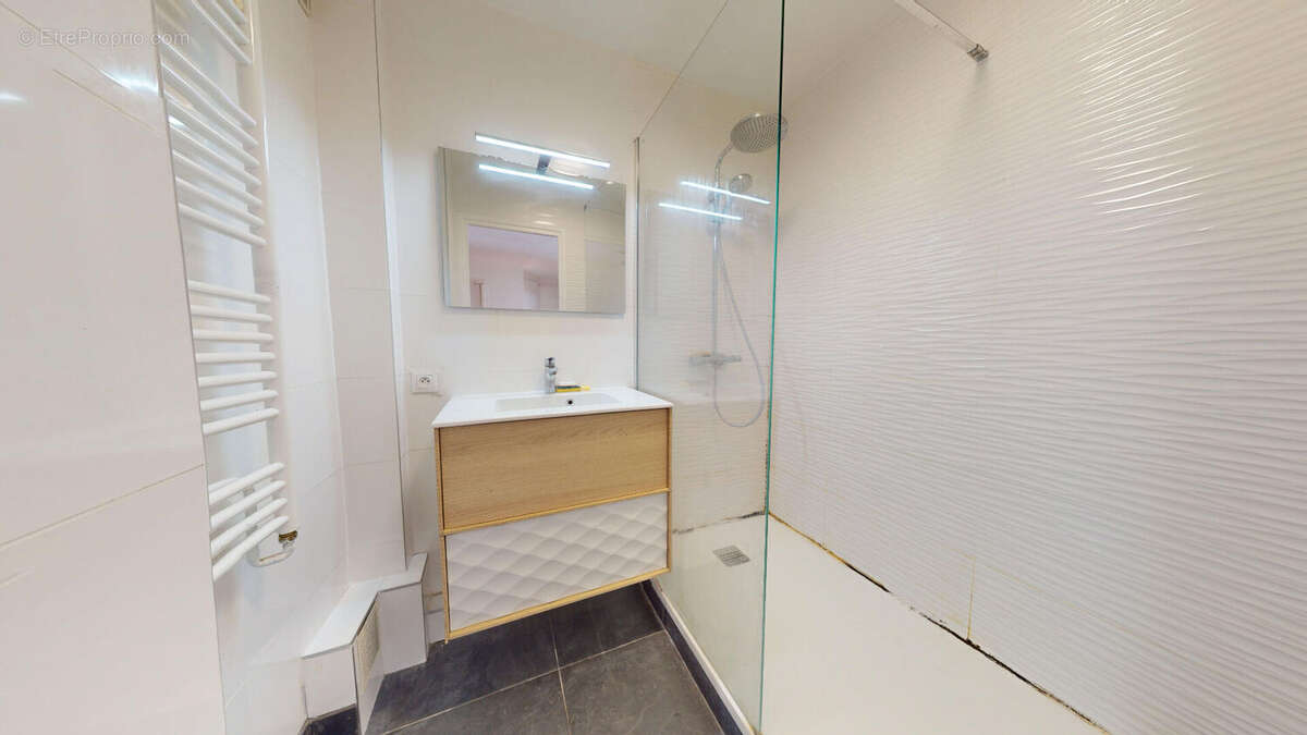 Appartement à PARIS-19E