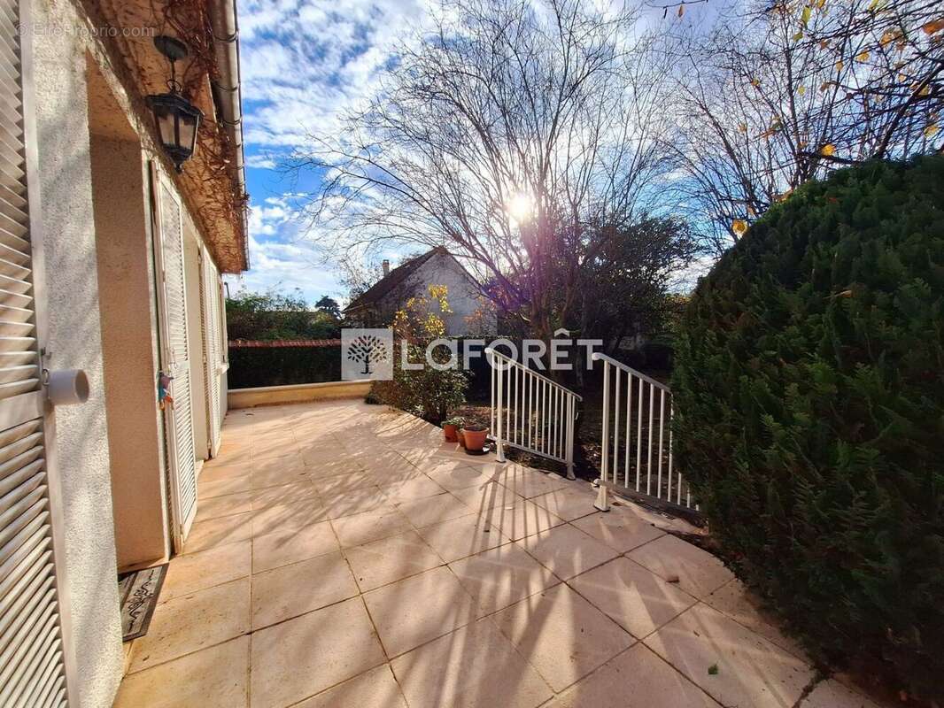 Maison à VERNEUIL-SUR-SEINE