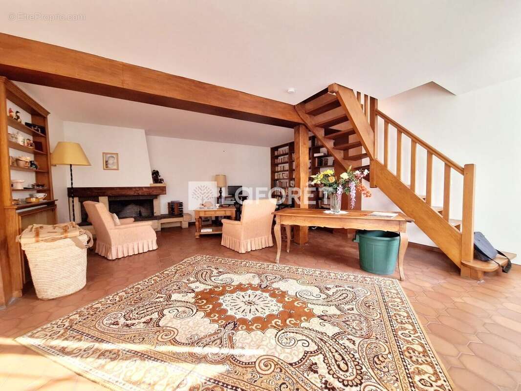 Maison à VERNEUIL-SUR-SEINE