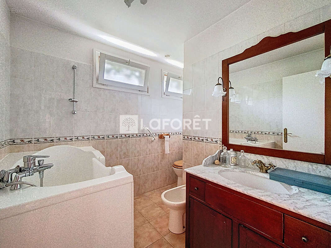 Maison à VERNEUIL-SUR-SEINE