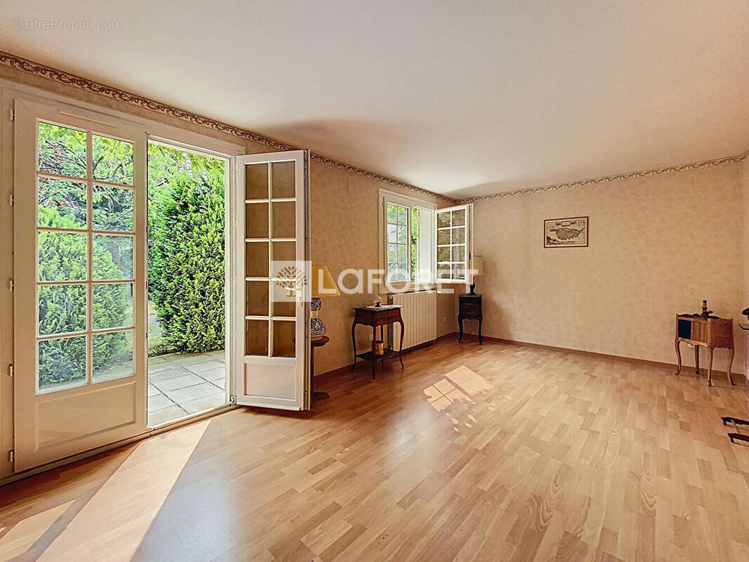 Maison à VERNEUIL-SUR-SEINE