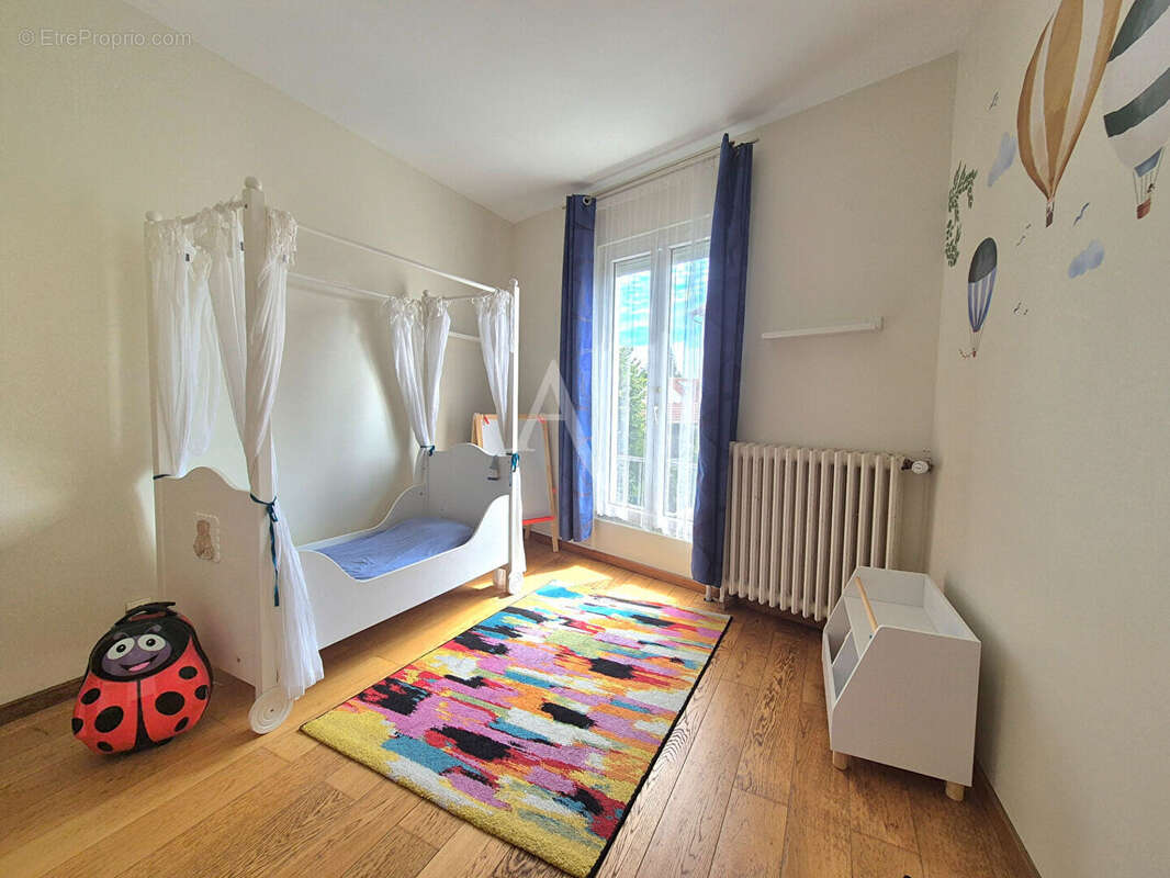 Maison à LE PERREUX-SUR-MARNE