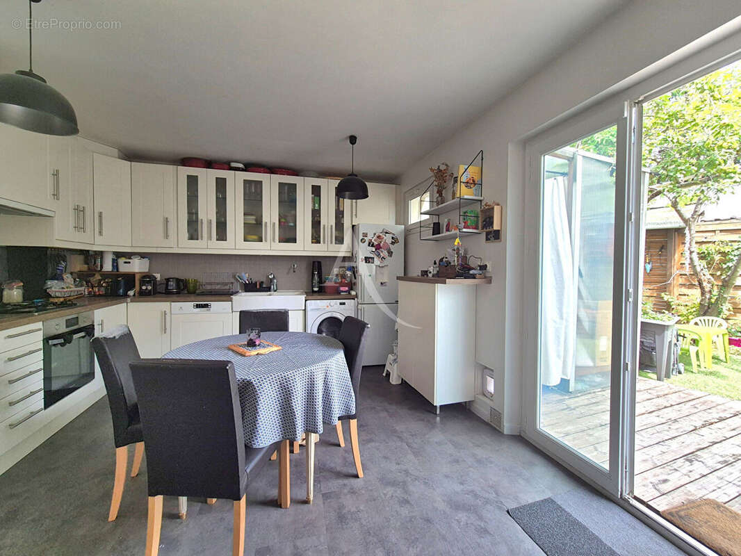 Maison à LE PERREUX-SUR-MARNE