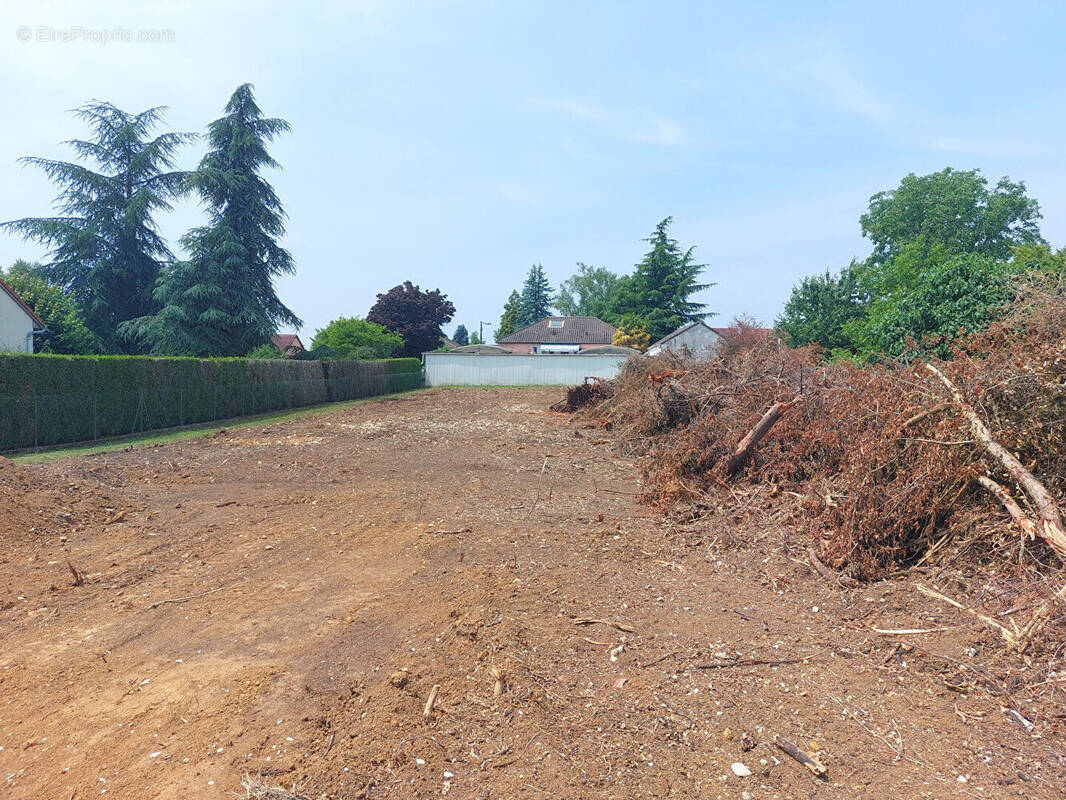 Terrain à LES AIX-D&#039;ANGILLON