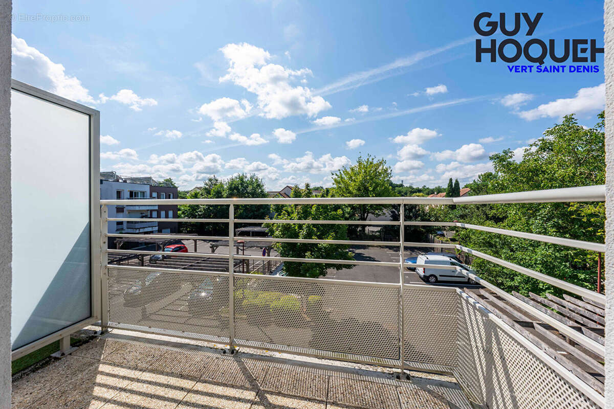 Appartement à VERT-SAINT-DENIS