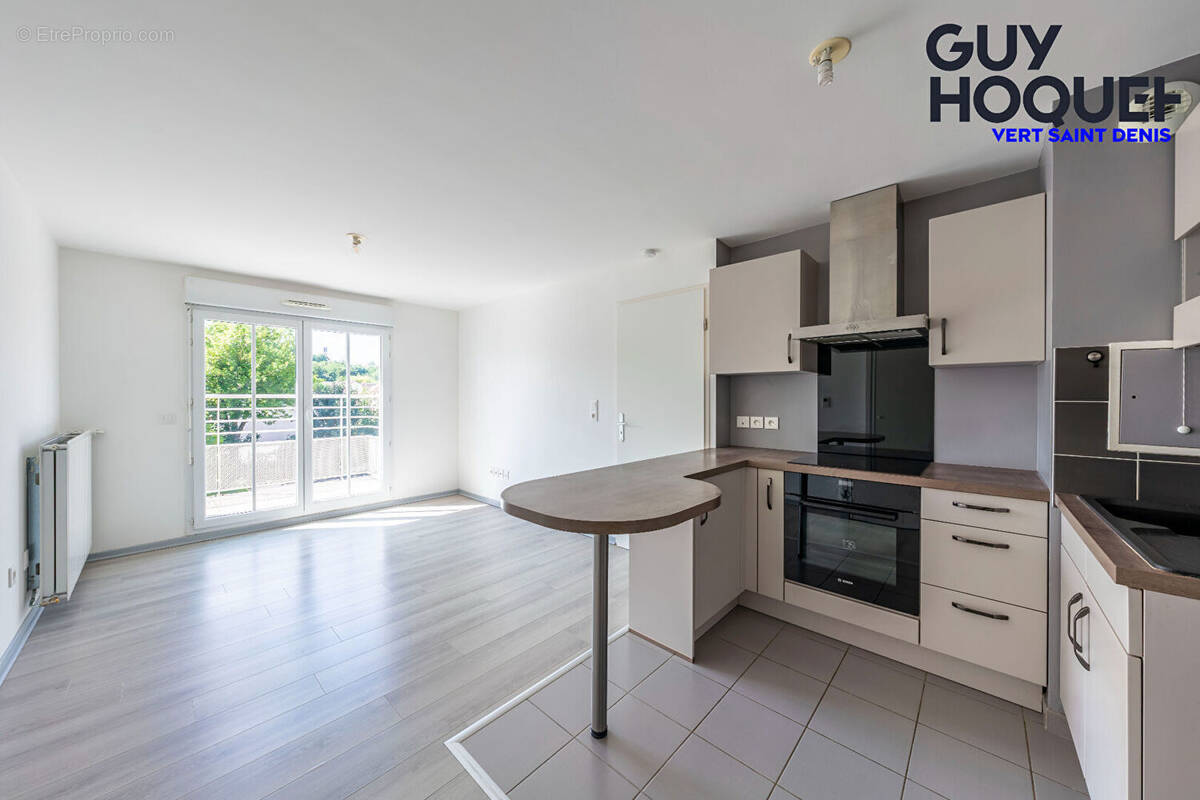 Appartement à VERT-SAINT-DENIS