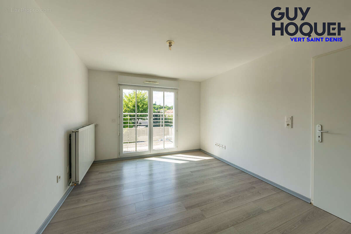 Appartement à VERT-SAINT-DENIS