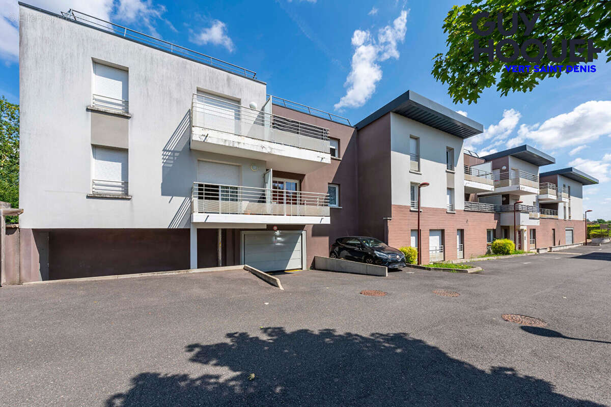 Appartement à VERT-SAINT-DENIS