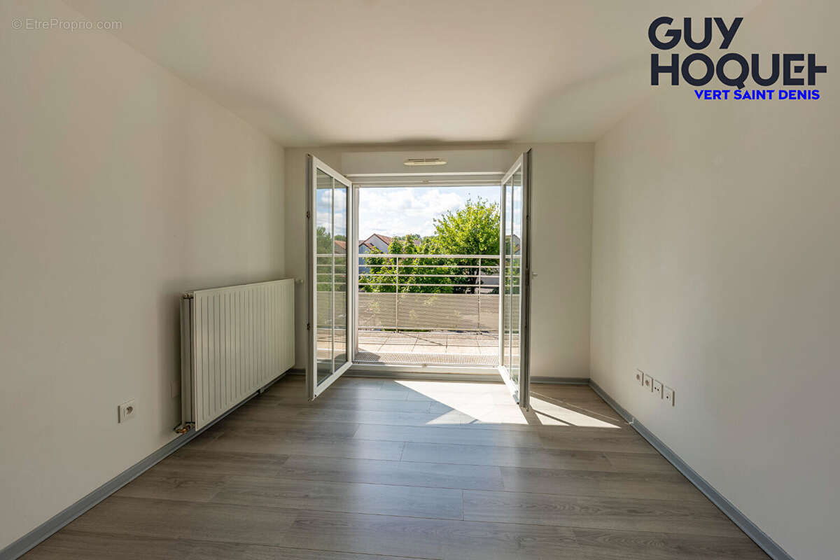 Appartement à VERT-SAINT-DENIS