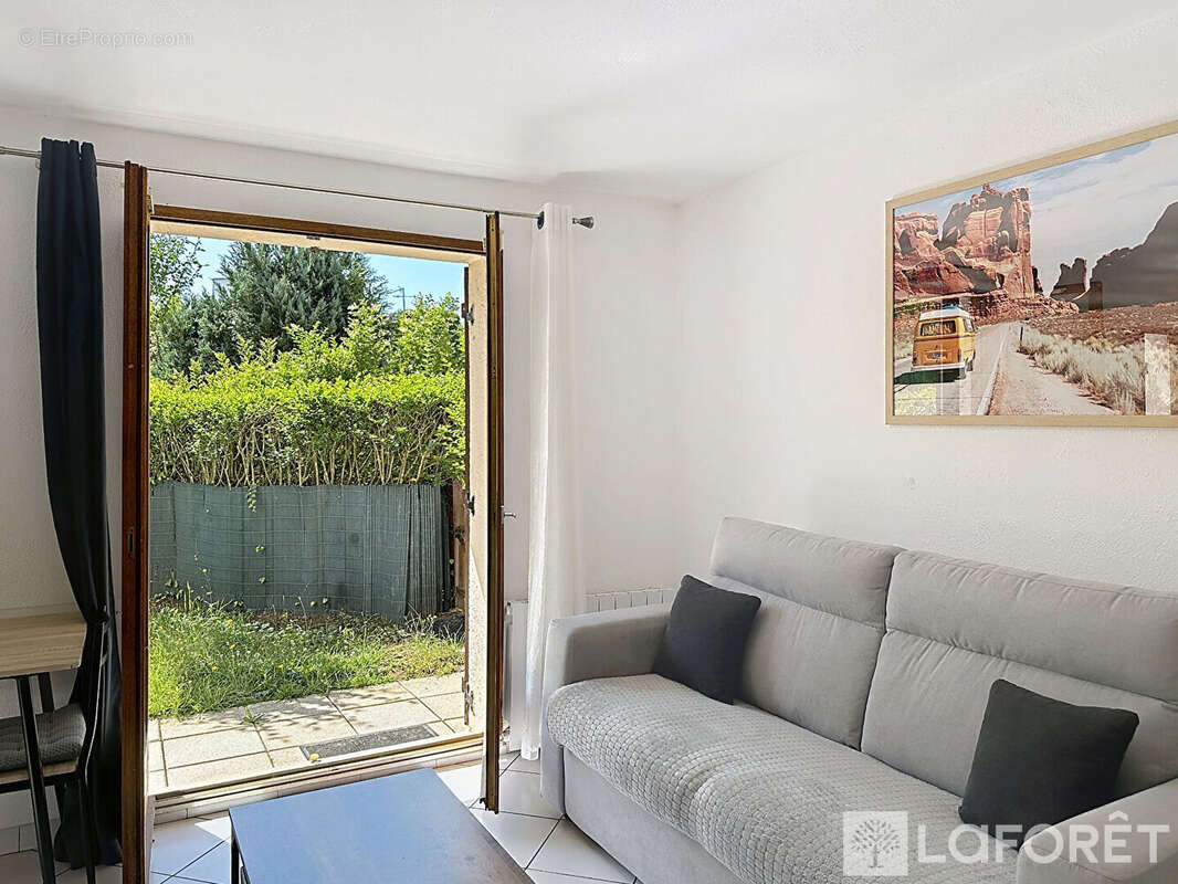 Appartement à VARAVILLE