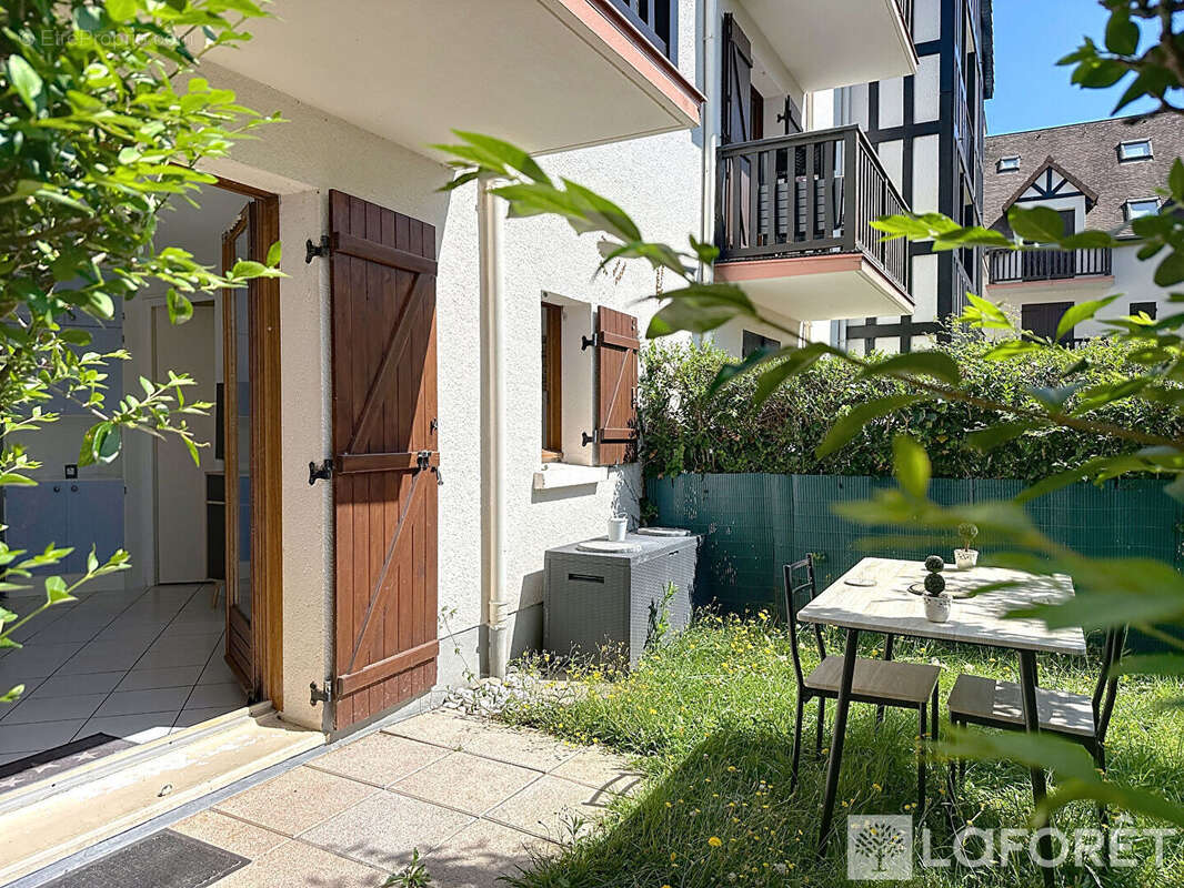 Appartement à VARAVILLE