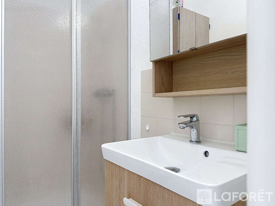 Appartement à VARAVILLE