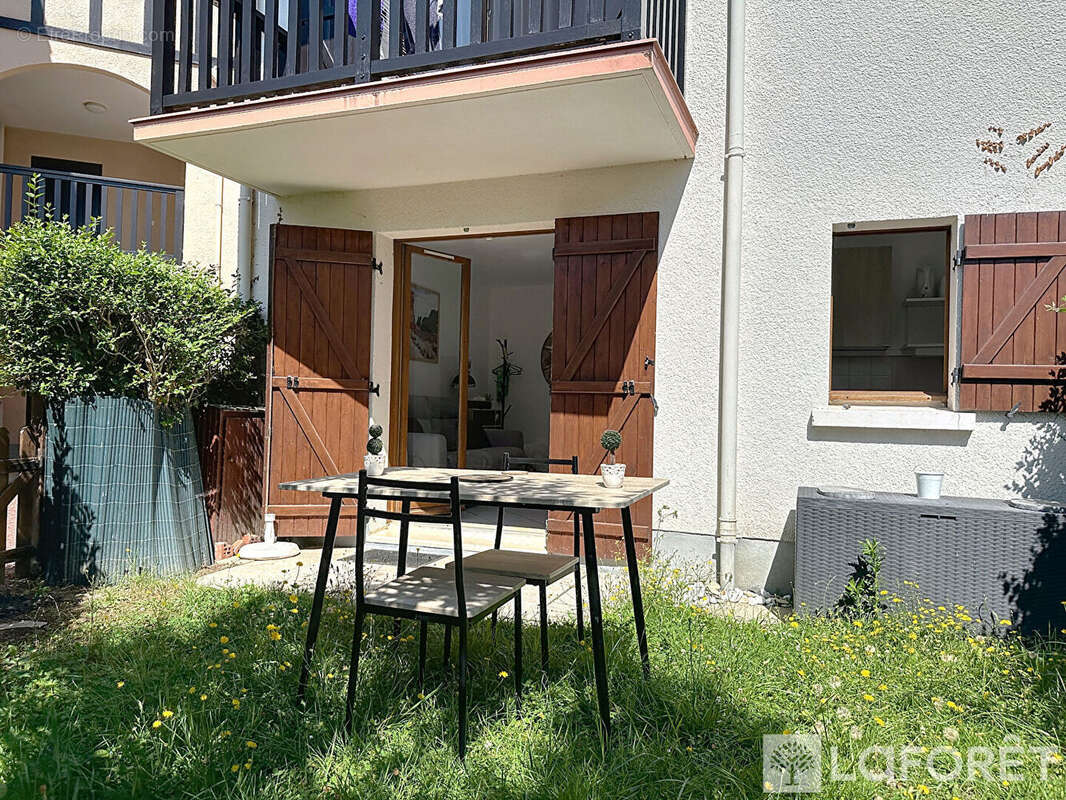 Appartement à VARAVILLE