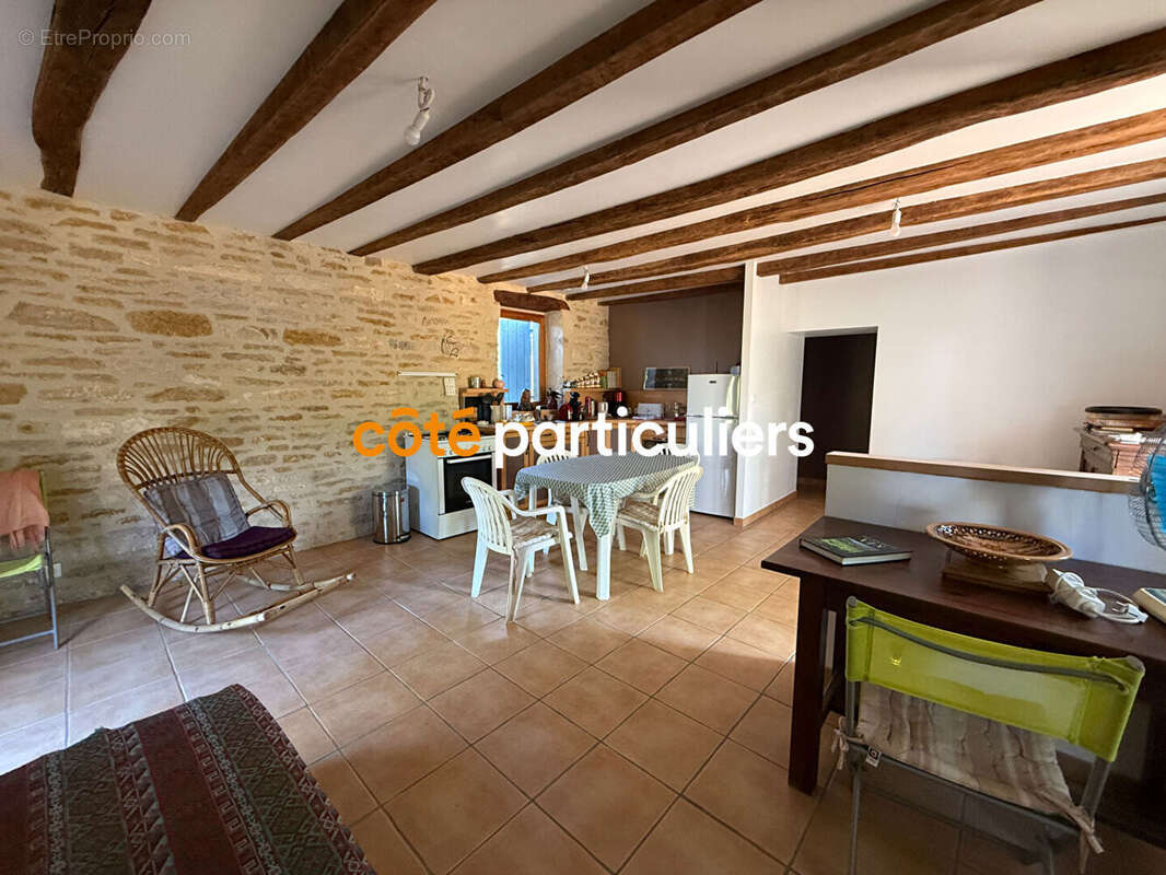 Maison à UZAY-LE-VENON