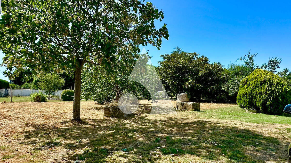Terrain à MARENNES