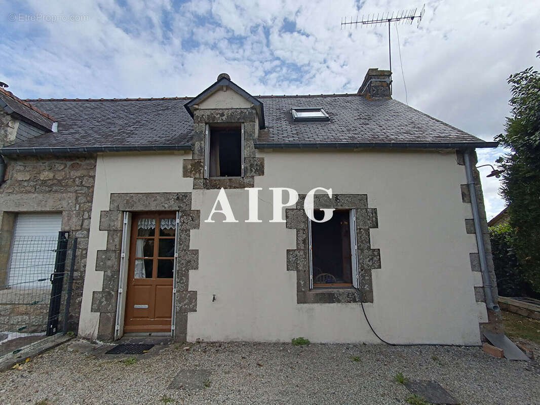 Maison à MELLIONNEC