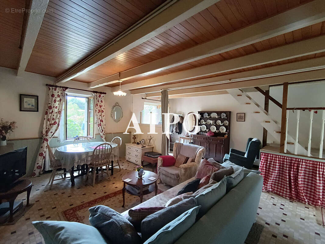 Maison à MELLIONNEC
